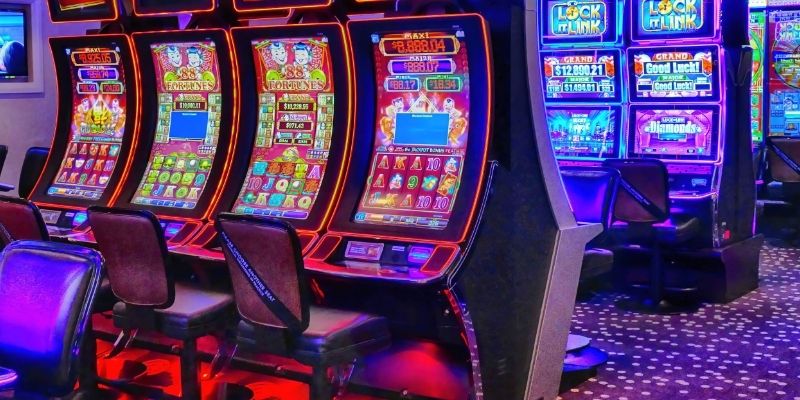 PH888 online euchre lobby showcasing player rooms and active games.