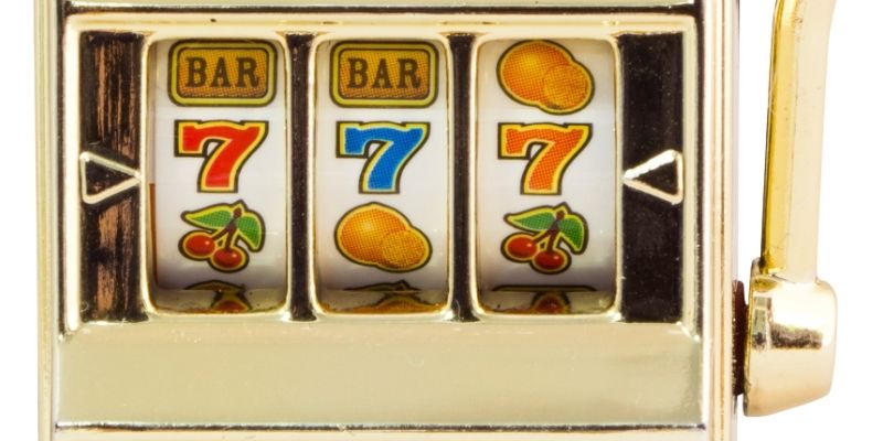 JLBET live dealer craps table streaming in real time with player chat features.